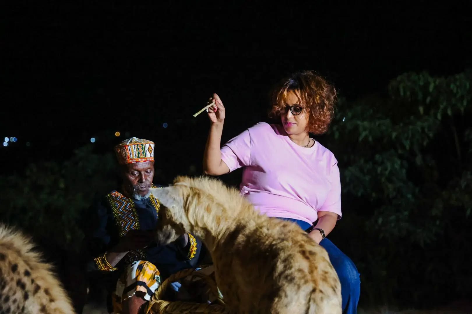 የቱሪዝም ሚኒስትር ሰላማዊት ካሳ ከአምባሳደሮችና አለም አቀፍ ተቋማት ተወካዮች ጋር በመሆን በክልሉ የሚገኙ ሙዚየሞችን ጎብኝተዋል።